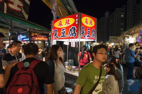 瑞麗夜市在哪裏?夜市文化在現代都市生活中的重要性